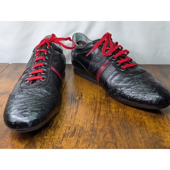 Athletic_Shoes
